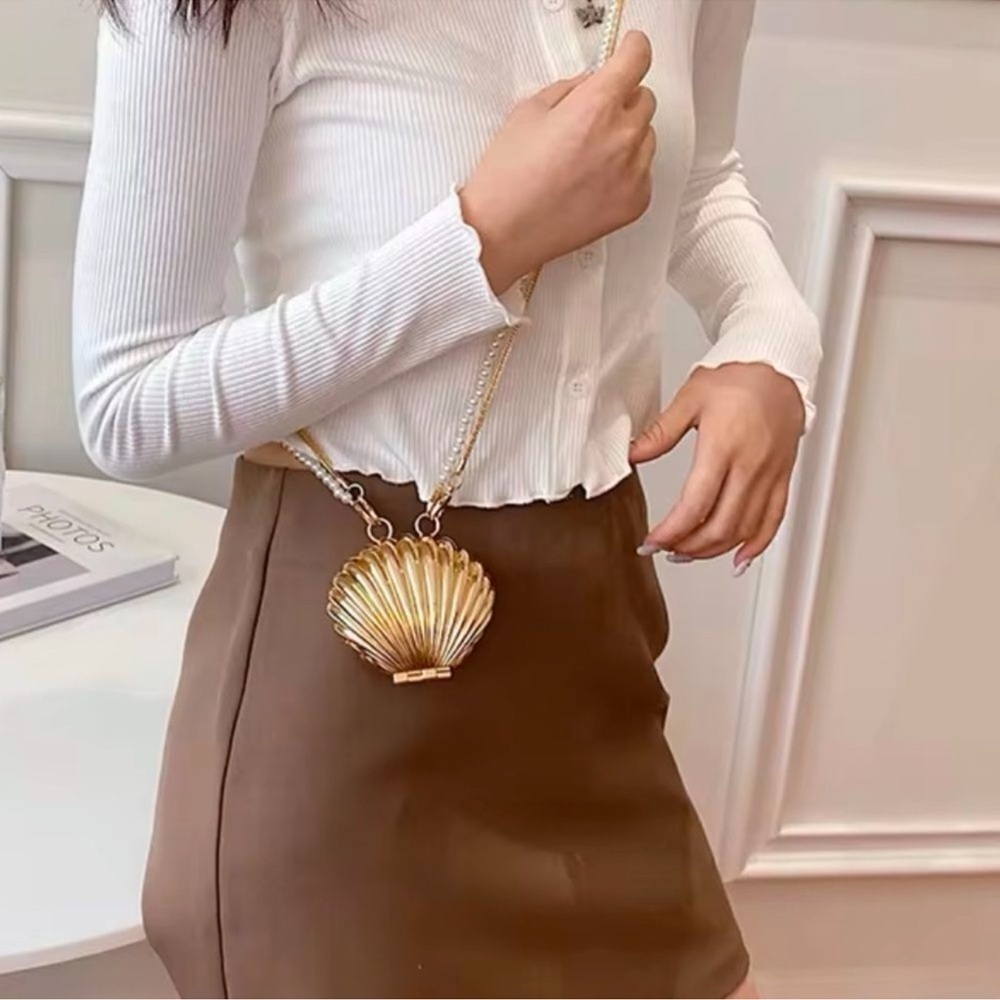 Mini Shell Lipstick Crossbody Bag-Chic and Unique - Picture 4 of 5